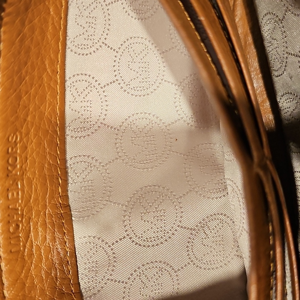 Michael Kors Leather Embossed Logo Wallet - Picture 14 of 15